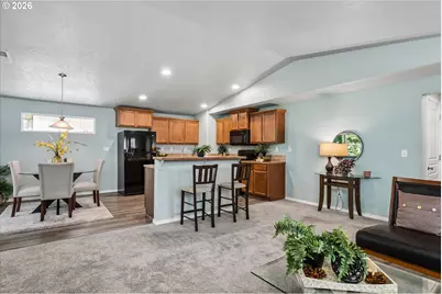 4868 Glacier Dr, Springfield, OR 97478 - Photo 5