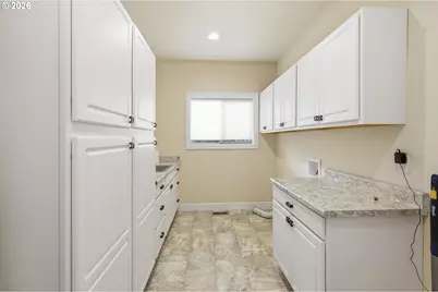 106 Hansen Ln, Eugene, OR 97404 - Photo 27