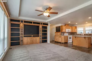 1000 E Central Ave, Sutherlin, OR 97479 - Photo 9