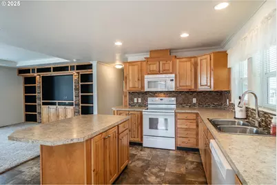 1000 E Central Ave, Sutherlin, OR 97479 - Photo 19