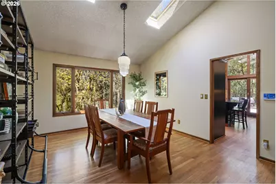 2637 SW Patton Ct, Portland, OR 97201 - Photo 9