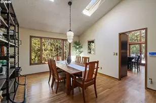 2637 SW Patton Ct, Portland, OR 97201 - Photo 9