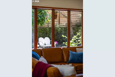 2637 SW Patton Ct, Portland, OR 97201 - Photo 5