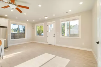 290 Nelson Ln, Gladstone, OR 97027 - Photo 5