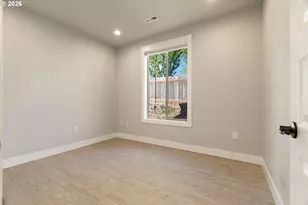 290 Nelson Ln, Gladstone, OR 97027 - Photo 17