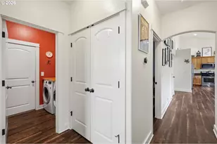 1076 S 40th Pl, Springfield, OR 97478 - Photo 3