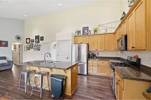 1076 S 40th Pl, Springfield, OR 97478 - Photo 13