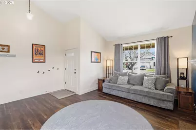 1076 S 40th Pl, Springfield, OR 97478 - Photo 5