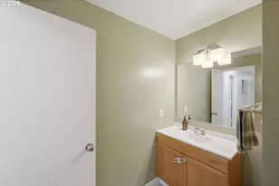 740 H St, Coos Bay, OR 97420 - Photo 33