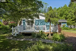 10835 SW 39th Ave, Portland, OR 97219 - Photo 3