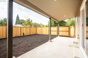 1384 Jacobs Dr, Eugene, OR 97402 - Photo 15