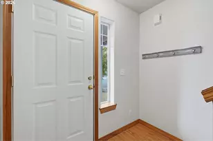 801 E Hilltop Dr, Newberg, OR 97132 - Photo 5