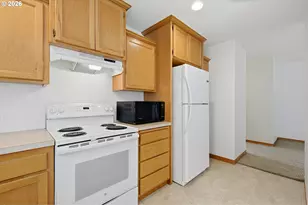 801 E Hilltop Dr, Newberg, OR 97132 - Photo 15