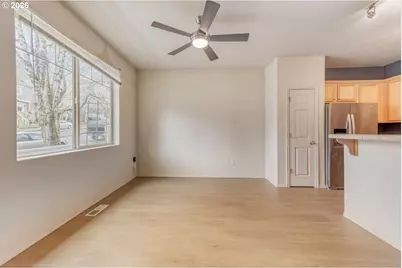 38573 Cascadia Village Dr, Sandy, OR 97055 - Photo 7