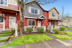 38573 Cascadia Village Dr, Sandy, OR 97055 - Photo 3