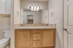 38573 Cascadia Village Dr, Sandy, OR 97055 - Photo 21