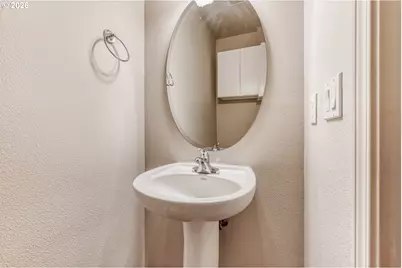 38573 Cascadia Village Dr, Sandy, OR 97055 - Photo 15