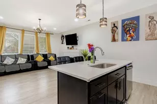 579 NW Adams Ave, Hillsboro, OR 97124 - Photo 3