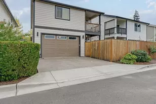 579 NW Adams Ave, Hillsboro, OR 97124 - Photo 19