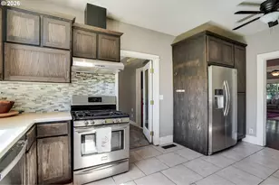 318 Koons St, Silverton, OR 97381 - Photo 13