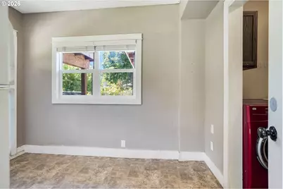 318 Koons St, Silverton, OR 97381 - Photo 15