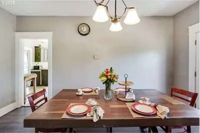 318 Koons St, Silverton, OR 97381 - Photo 9