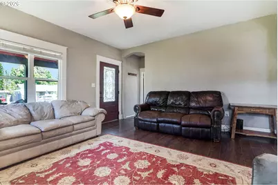 318 Koons St, Silverton, OR 97381 - Photo 7