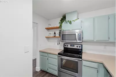 4926 S Corbett Ave #205, Portland, OR 97239 - Photo 7
