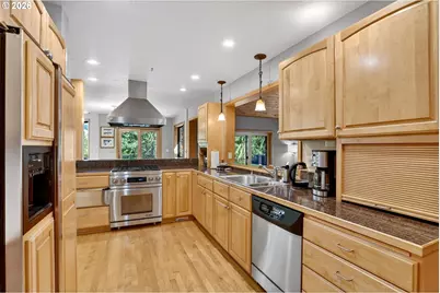 18685 E Aschoff Rd, Rhododendron, OR 97049 - Photo 9