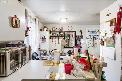 11842 SW Iron Horse Ln, Beaverton, OR 97008 - Photo 17