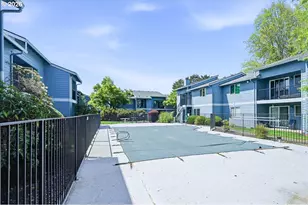 2330 SE Brookwood Ave, Hillsboro, OR 97123 - Photo 23