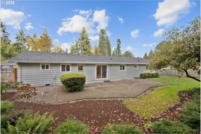 3910 Calaroga Cir, West Linn, OR 97068 - Photo 31