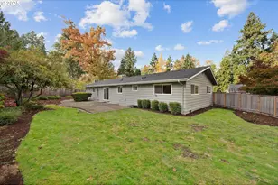 3910 Calaroga Cir, West Linn, OR 97068 - Photo 23