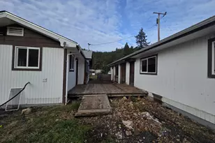 413 Goodreau Ln, Glide, OR 97443 - Photo 9