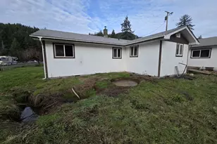 413 Goodreau Ln, Glide, OR 97443 - Photo 7