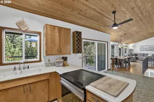36780 SW Laurelwood Rd, Hillsboro, OR 97123 - Photo 15