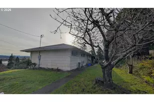 515 State St, North Bend, OR 97459 - Photo 3