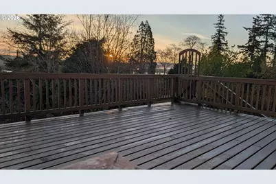 515 State St, North Bend, OR 97459 - Photo 13