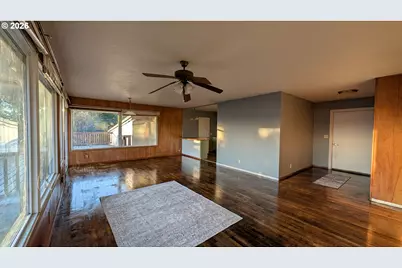 515 State St, North Bend, OR 97459 - Photo 5