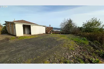 515 State St, North Bend, OR 97459 - Photo 27