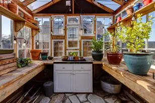 2096 Charnelton St, Eugene, OR 97405 - Photo 45