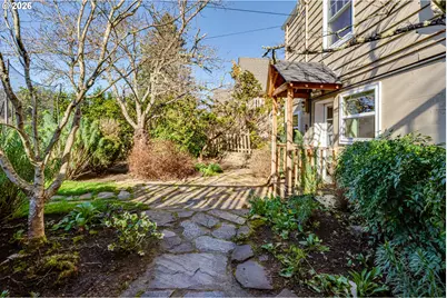 2096 Charnelton St, Eugene, OR 97405 - Photo 39