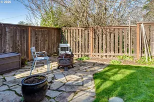 2096 Charnelton St, Eugene, OR 97405 - Photo 43