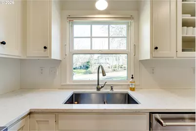 2096 Charnelton St, Eugene, OR 97405 - Photo 11