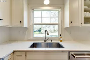 2096 Charnelton St, Eugene, OR 97405 - Photo 11