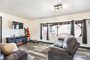 409 NE Court St, Dufur, OR 97021 - Photo 5