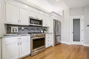 6715 NE Rosebay Dr, Hillsboro, OR 97124 - Photo 15