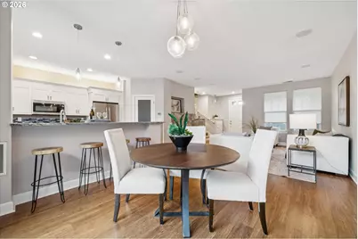 6715 NE Rosebay Dr, Hillsboro, OR 97124 - Photo 9