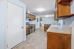 324 NW 87th St, Vancouver, WA 98665 - Photo 9