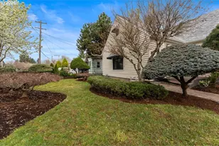 7407 N Polk Ave N, Portland, OR 97203 - Photo 41